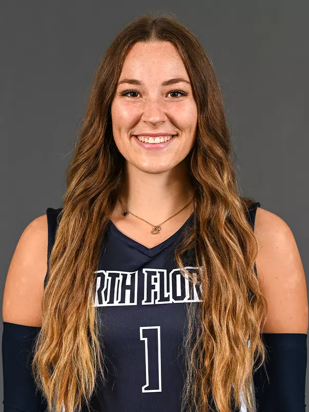 Jenna Zimmermann headshot