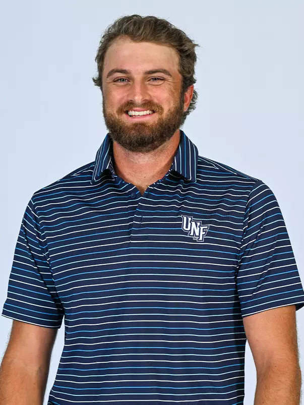 Davis Lee headshot 2023