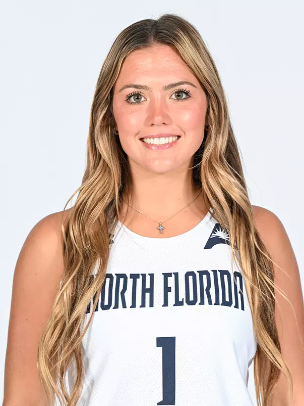 Madeline camp headshot '24