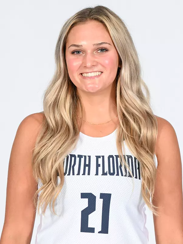 Mackenzie murphy headshot '24