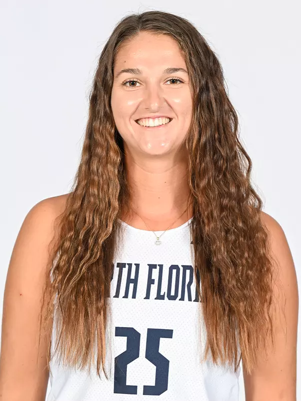 Emily Guenter headshot