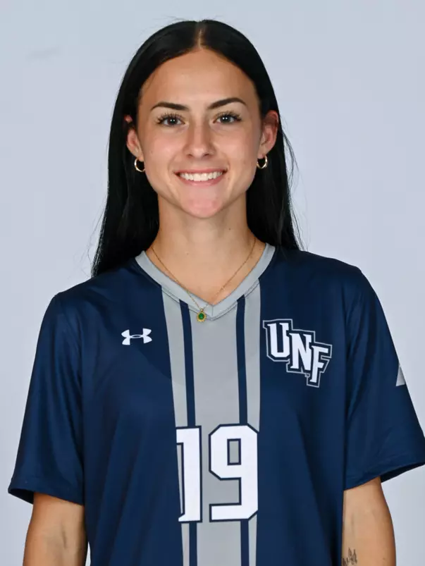 Erin Jones headshot 2023