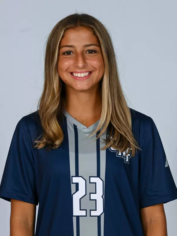 Chloe Lynch headshot 2023