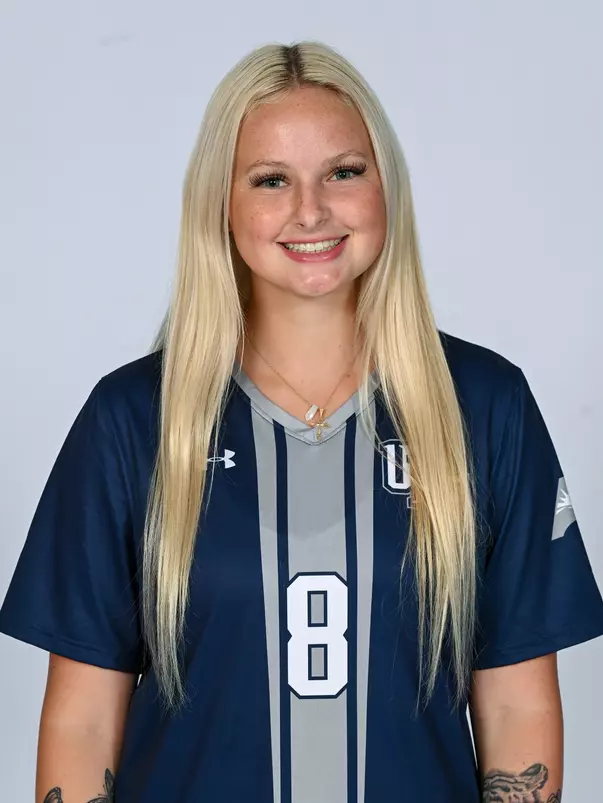 Bella Pontieri headshot 2023