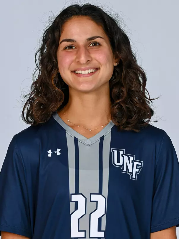 Zara Siassi headshot 2023