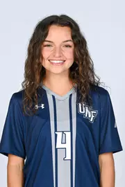 Averi Walraven headshot 2023
