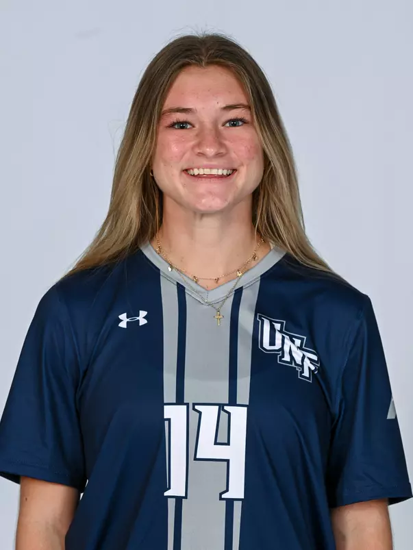 Lauren Weiss headshot 2023