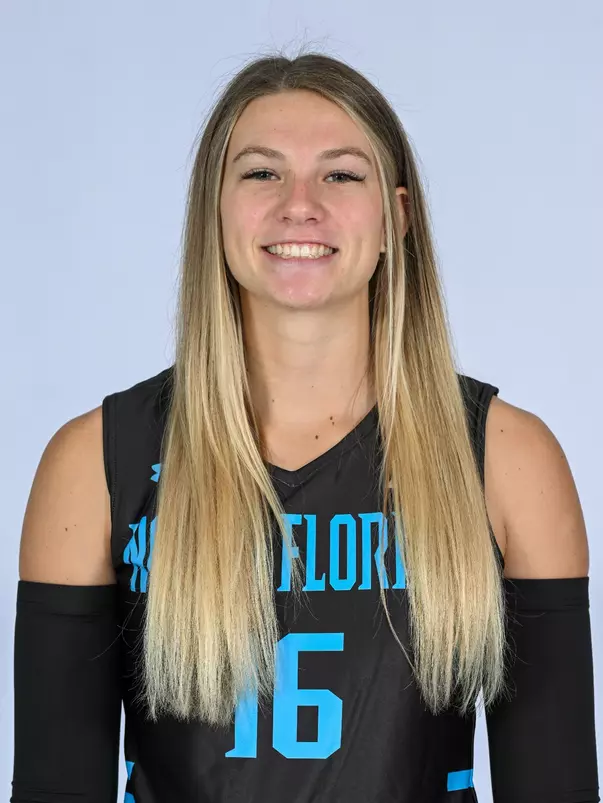 Jessica Buis headshot 2023