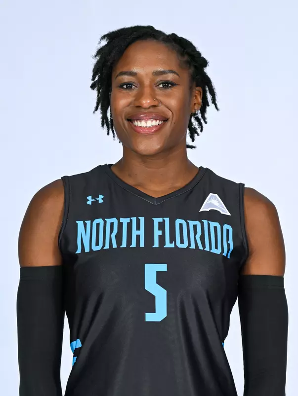 Mahalia White 2023 headshot