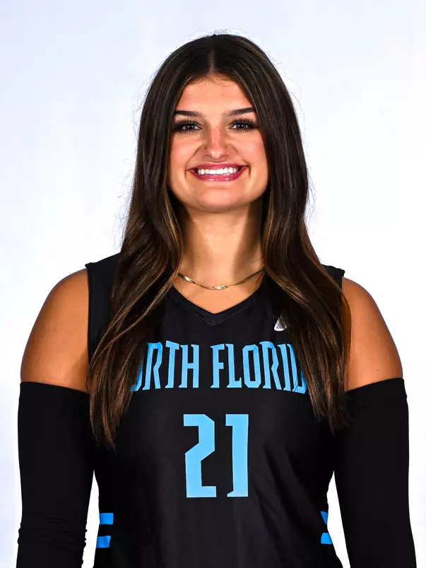 Kyla Solis headshot 2023