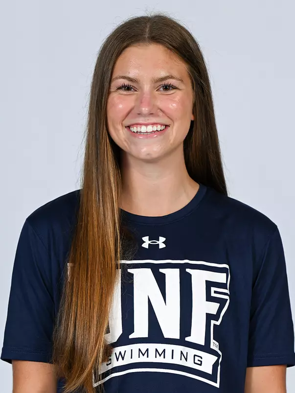 Amanda Loomis Headshot 2023