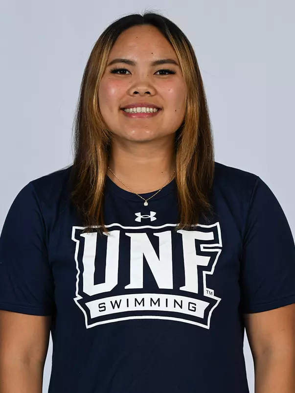 Ella Chang Headshot 2023