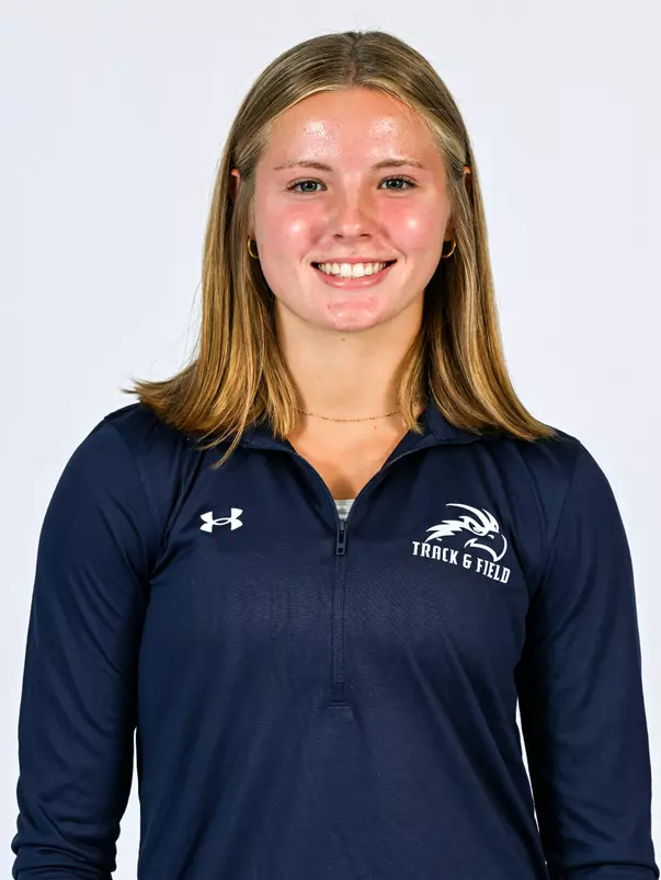 Camryn Batt headshot