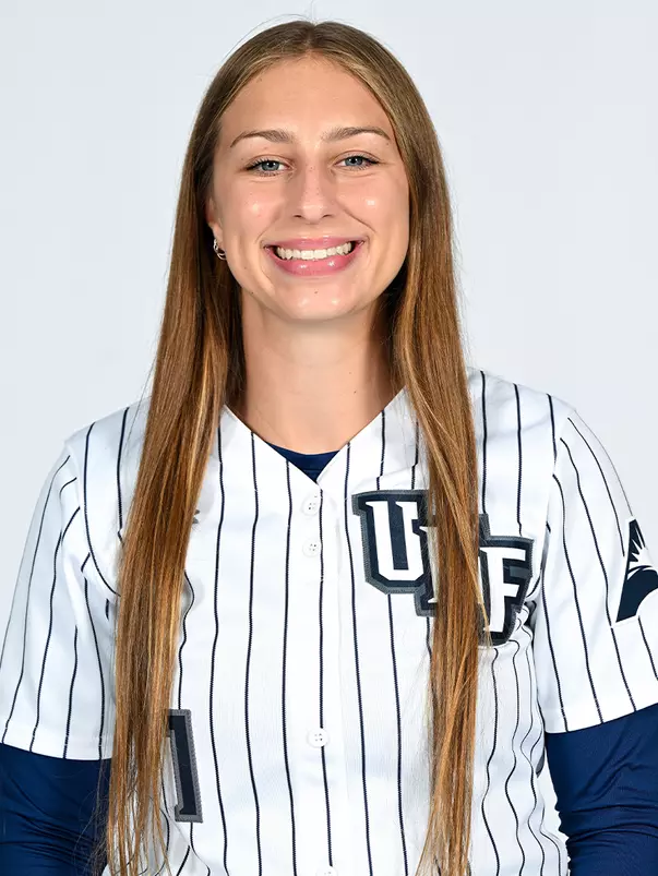 Alyssa Jones headshot