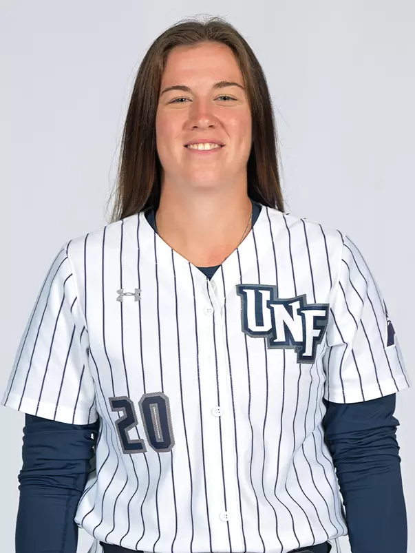 Mackenzie Woods headshot