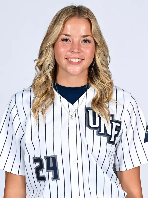 Taylor Cook headshot