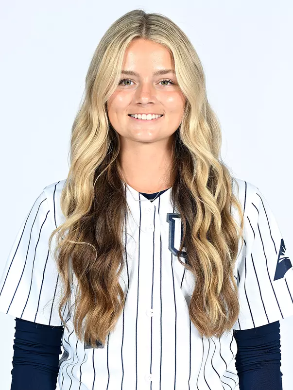 Kelsey Vogel headshot