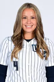 Lauren Bevis headshot