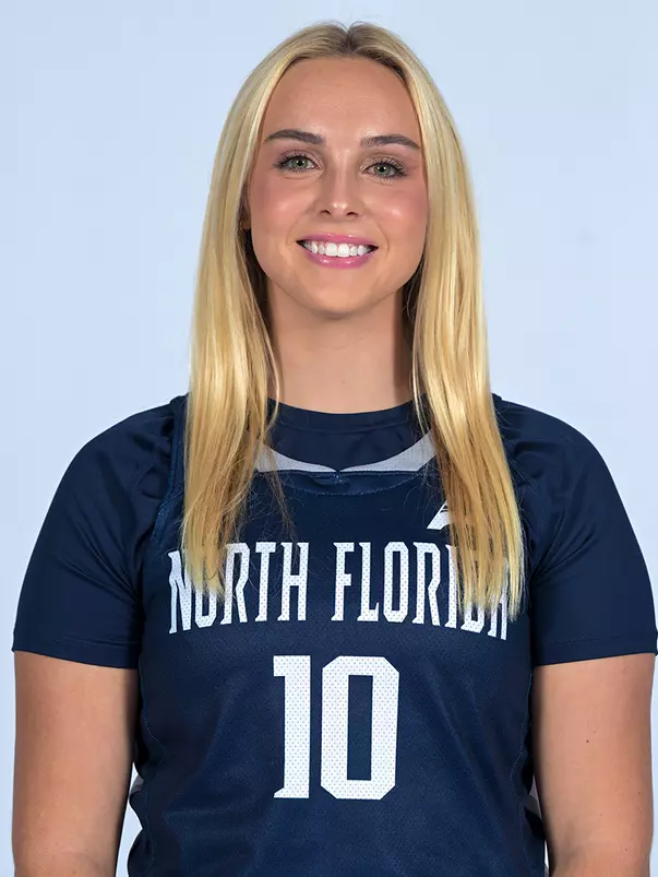 Maddie Millar headshot