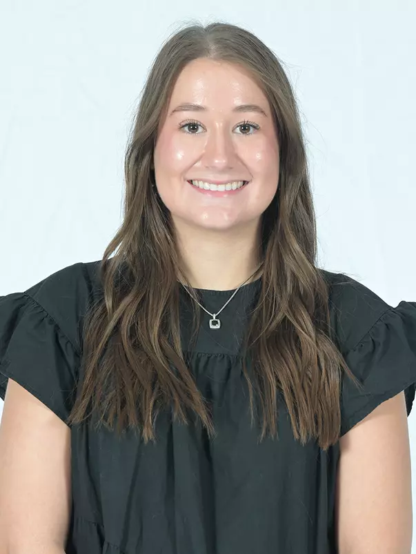 Lauren Oakes headshot