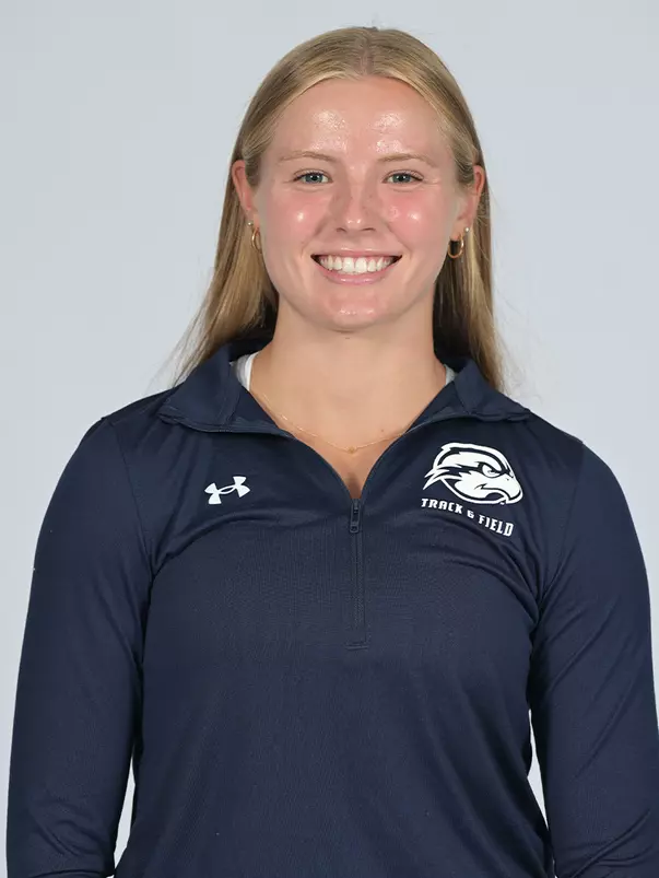 Camryn Batt headshot