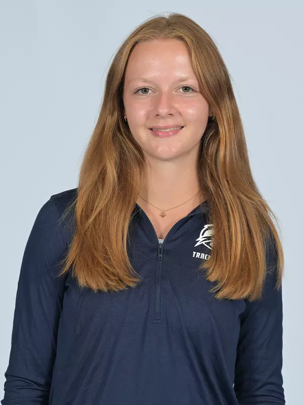 Emily Heyden headshot