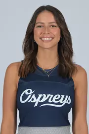 Isabel Oliveira headshot