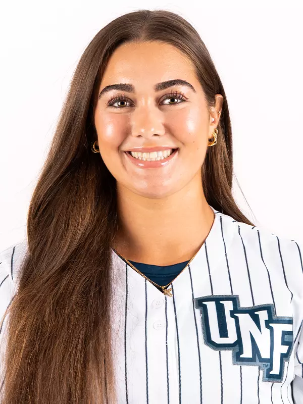 2026 Softball Headshot - Bella Cimino