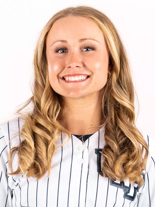 2026 Softball Headshot - Grace Shaw