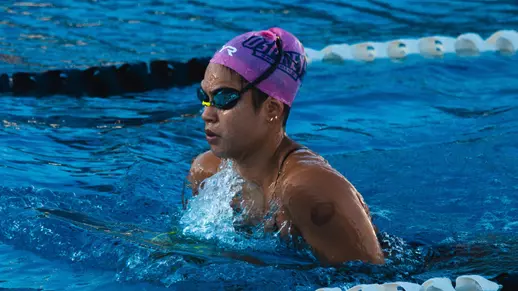 Victoria Torres swimming the butterfly