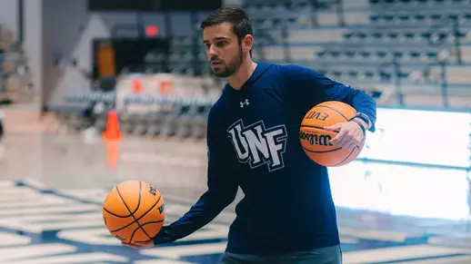 Men's Basketball - David Aucremann