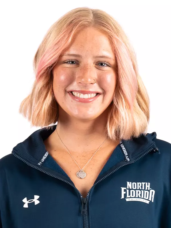 2025-26 Women's Swimming - Amelia Hildebrand Headshot