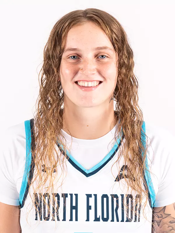 2025-26 Women's Basketball - Claire Davis Headshot