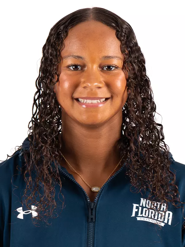 2025-26 Women's Swimming - Peyton Loving Headshot