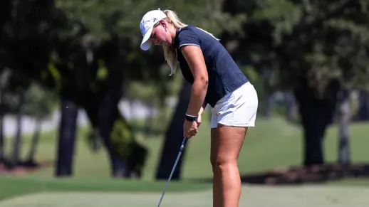 Kaitlyn Schroeder action pic putt