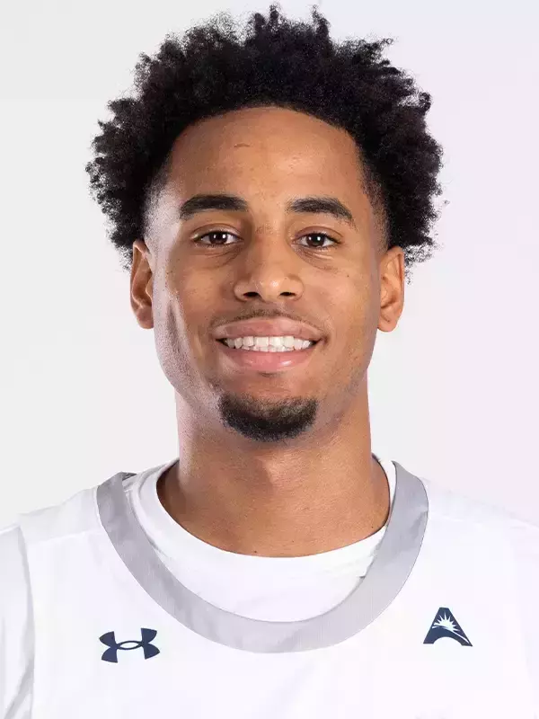 Headshot of Elijah Elliott