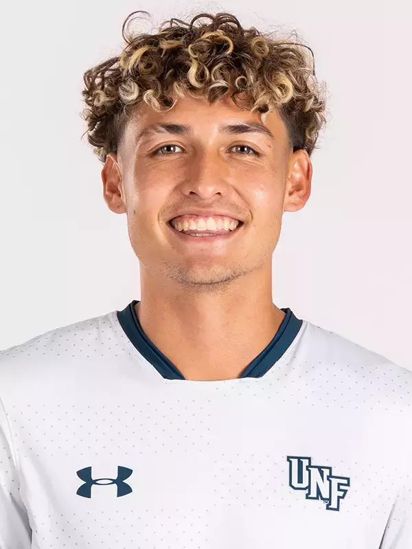 Headshot of defender Brian McManus Jr.