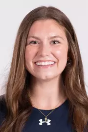 Headshot of Amanda Loomis