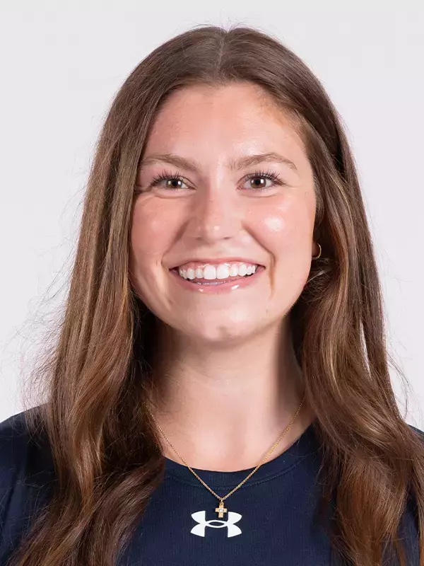 Headshot of Amanda Loomis