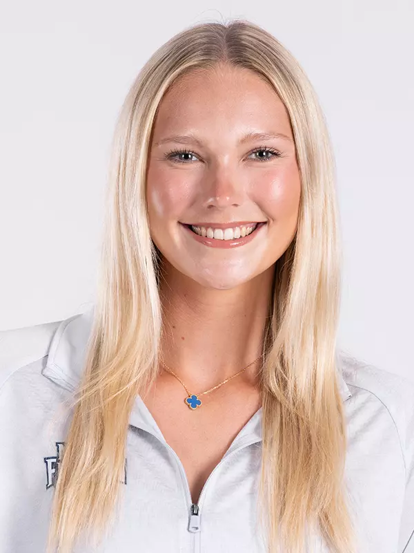 Headshot of Graduate Assistant Coach Emma Kunaus