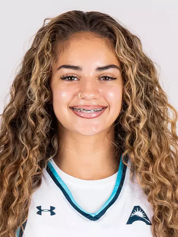 Headshot of Brianna Mead