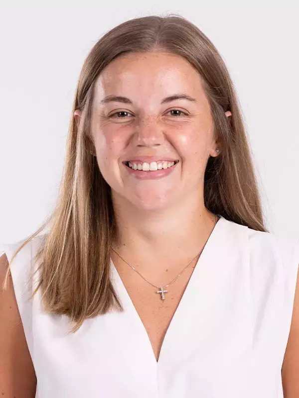 Headshot of Elizabeth Homan