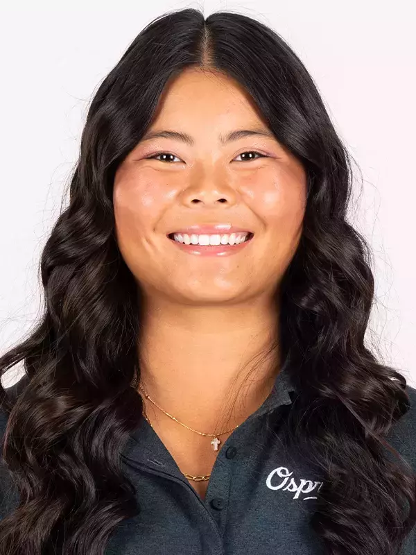 Headshot of Mia Raines