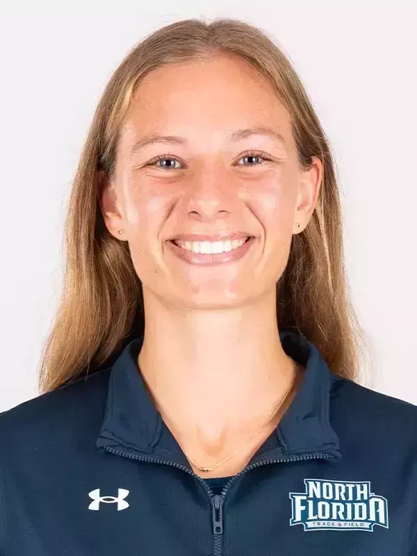 Headshot of Annika Buser