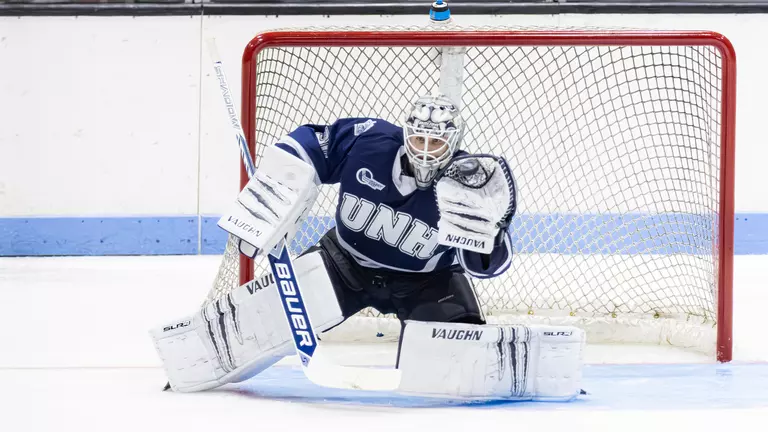 Men’s Hockey Falls to #2 Michigan State, 2-0