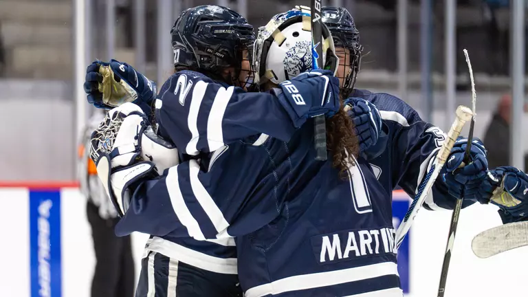Women's Hockey Claws Back, Defeats Union 3-1