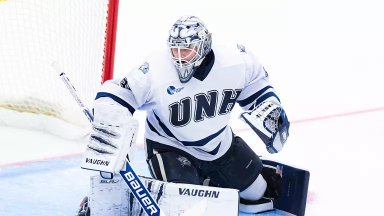 Men’s Hockey Drops 2-0 Game to #6 Quinnipiac