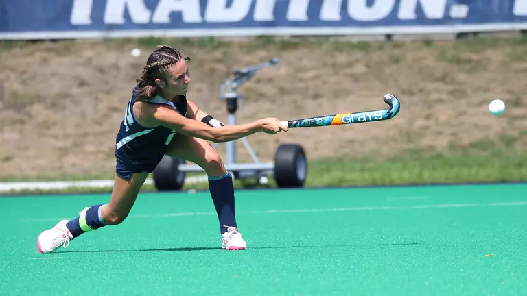 Poulakis' Late Goal Lifts UNH Past Lafayette, 2-1