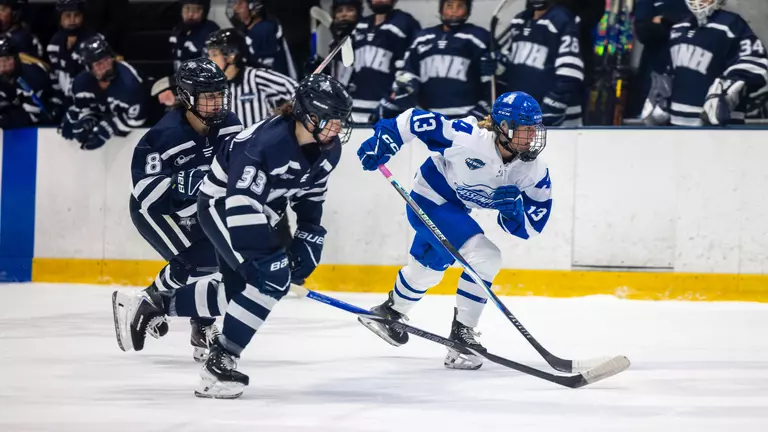 Women's Hockey Concludes Two Game Series at Assumption (Oct. 4)