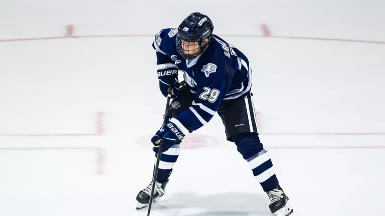 Men’s Hockey Shut Out By Union